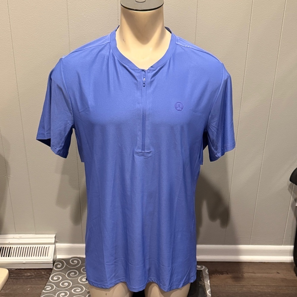 E lululemon athletica Men's Periwinkle Short Sleeve Tee Active Workout Outdoor